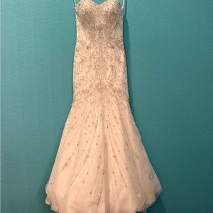 Elegant White Strapless Wedding Gown